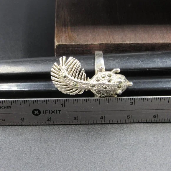 Size 7.5 Sterling Silver Marcasite Squirrel Band Ring - Picture 5 of 6